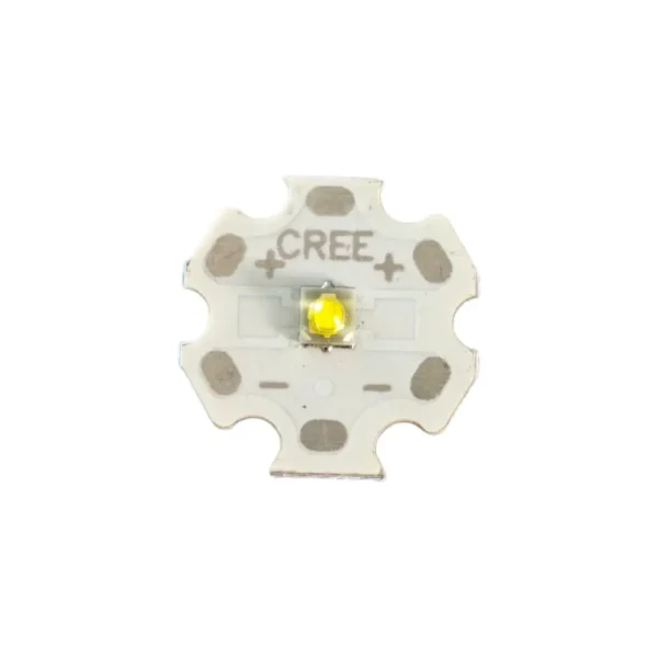 چیپ ال‌ای‌دی CREE 5 وات روی پایه سفید با هسته زرد درخشان، مناسب برای چراغ‌قوه پلیسی و نوردهی قوی.